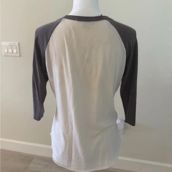 Def Leppard Graphic Raglan Long Sleeve T-Shirt - Picture 7 of 8